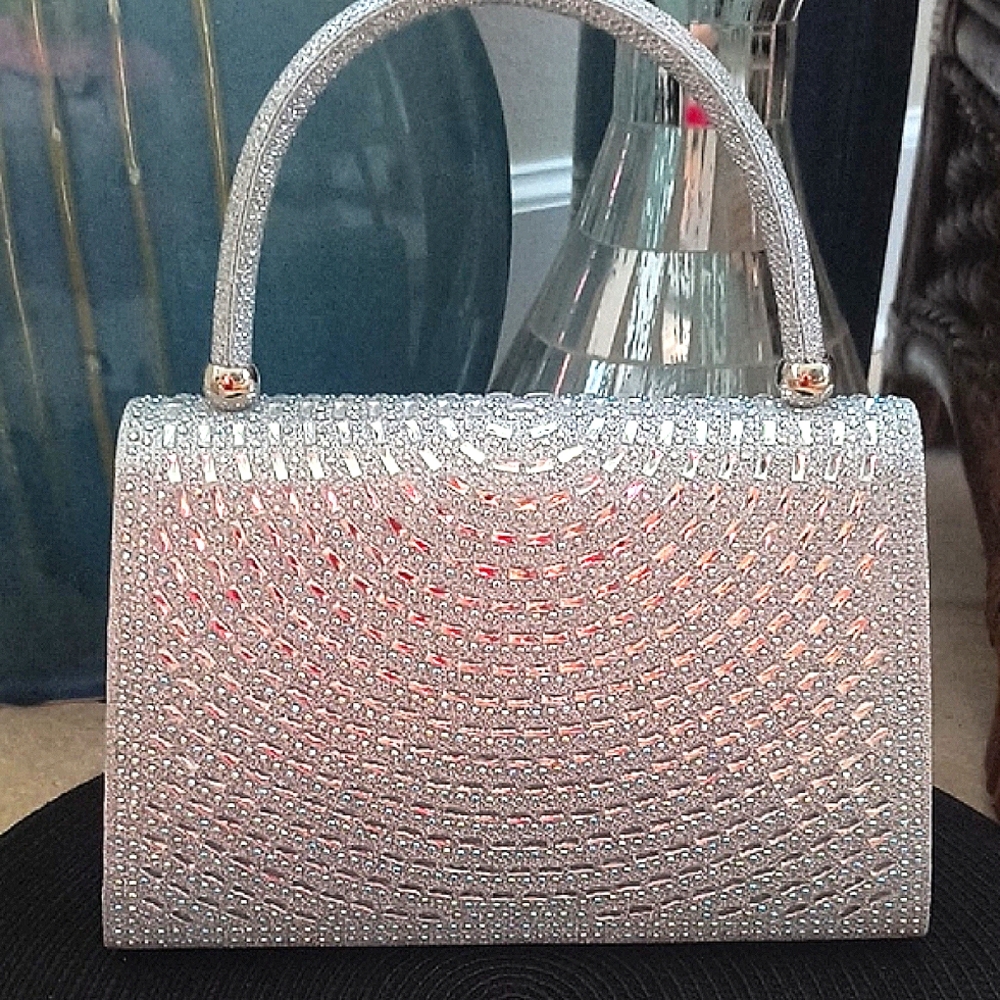 Elegant Silver Handbag - Picture 2 of 4